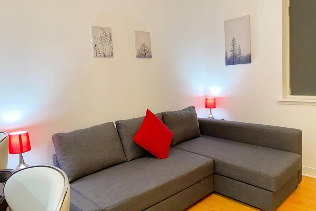 Cozy Nights - Ibrox Street Appartement Glasgow Buitenkant foto